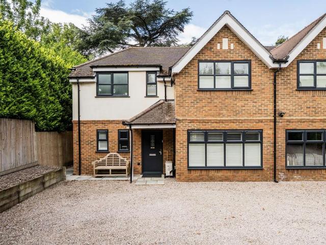 House for sale in Pachesham Park, Surrey