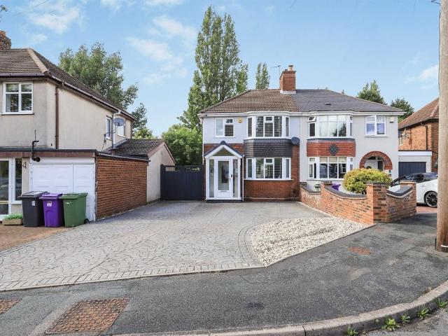 House for sale in Fallings Park, Park Village