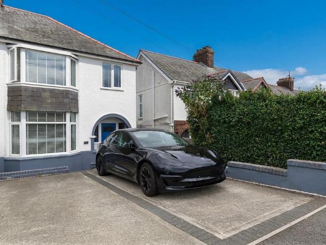 House for sale in Bangor, Wales