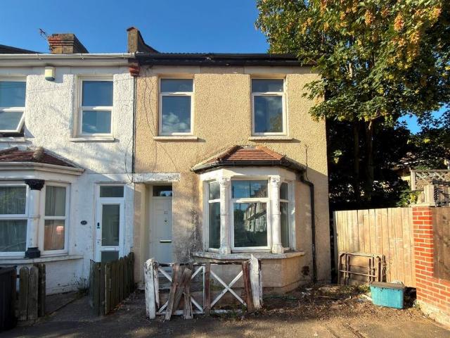 House for sale in London Borough of Croydon, Selhurst