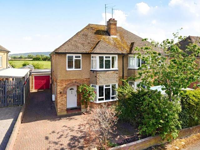 House for sale in Stoke Mandeville, Buckinghamshire