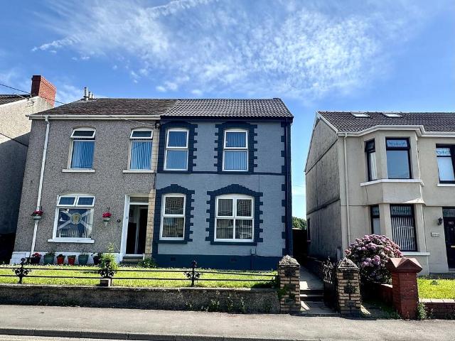 House for sale in Loughor, Wales