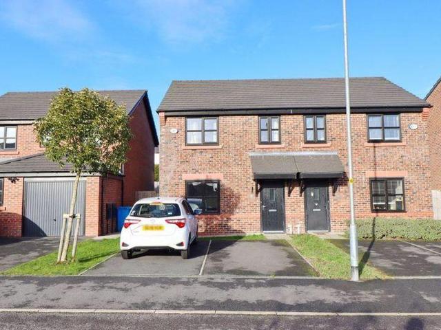 House for sale in Dales Brow, Salford