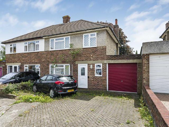 House for sale in Albany Park, Greater London