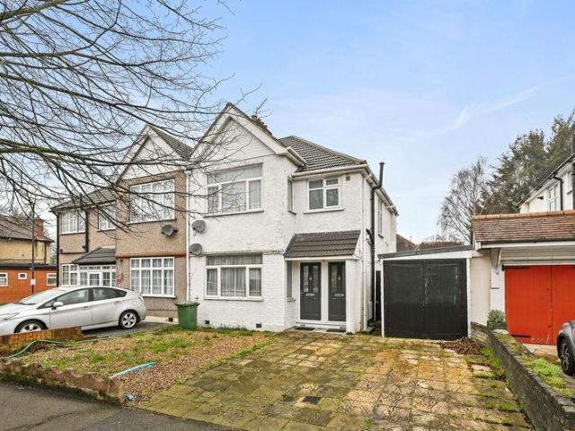 House for sale in Lane, Greater London
