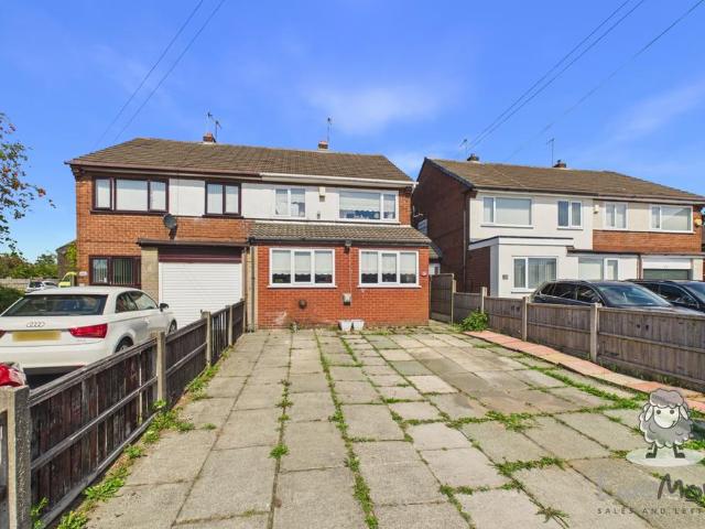 House for sale in Whiston Cross, Whiston