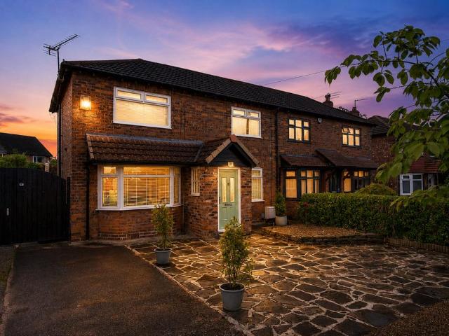 House for sale in Cheadle Hulme, Greater Manchester