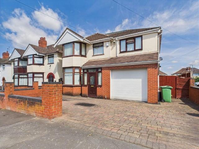 House for sale in Halesowen, West Midlands