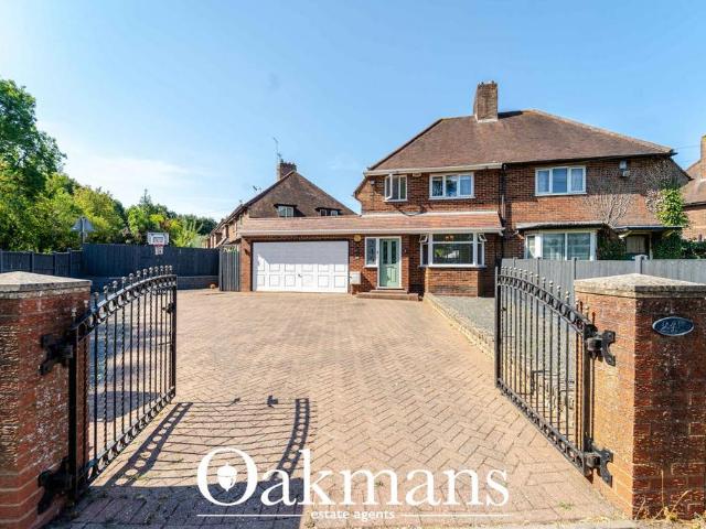House for sale in Bromsgrove, Worcestershire