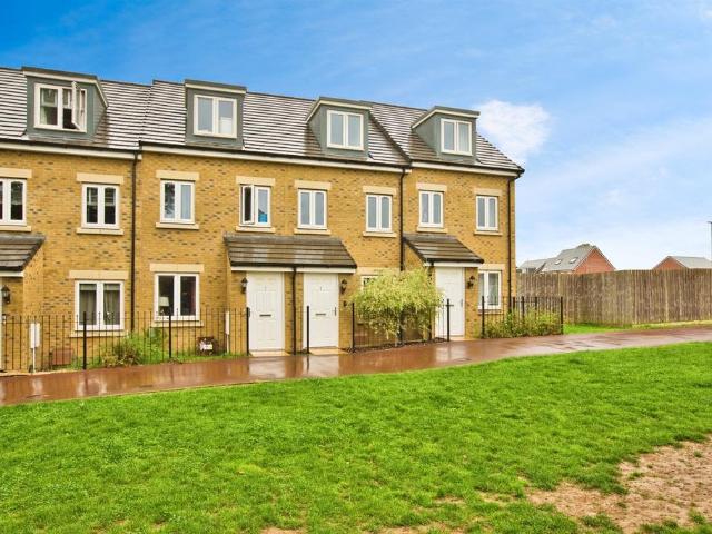 House for sale in Brympton