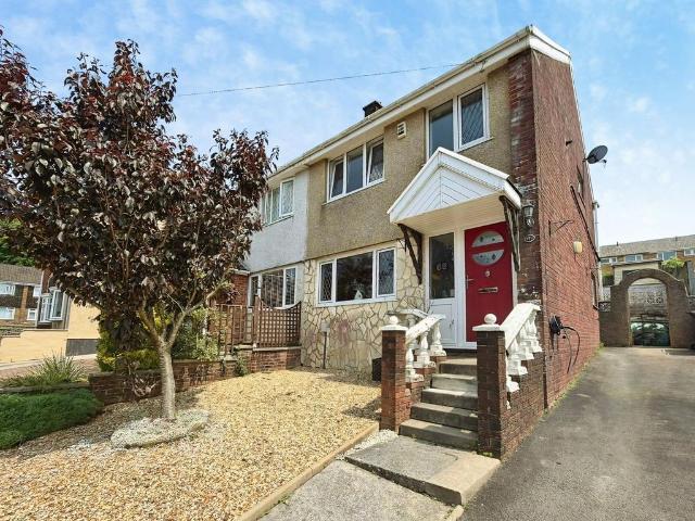 House for sale in Cimla, Neath
