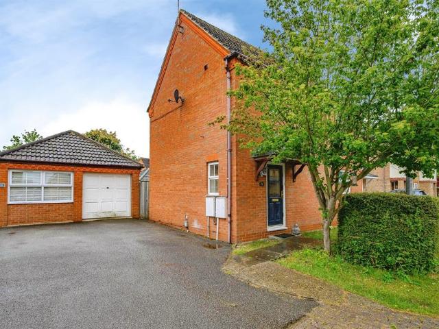 House for sale in Barton-le-clay, Isle Of Man