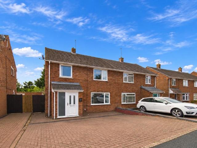 House for sale in Dines Green, Worcester