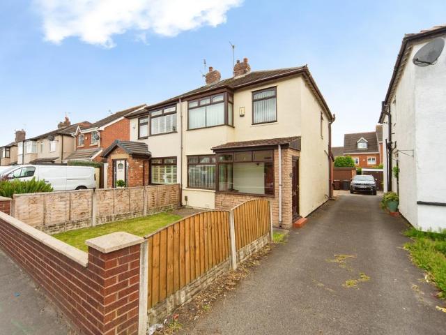 House for sale in Waddicar, Sefton