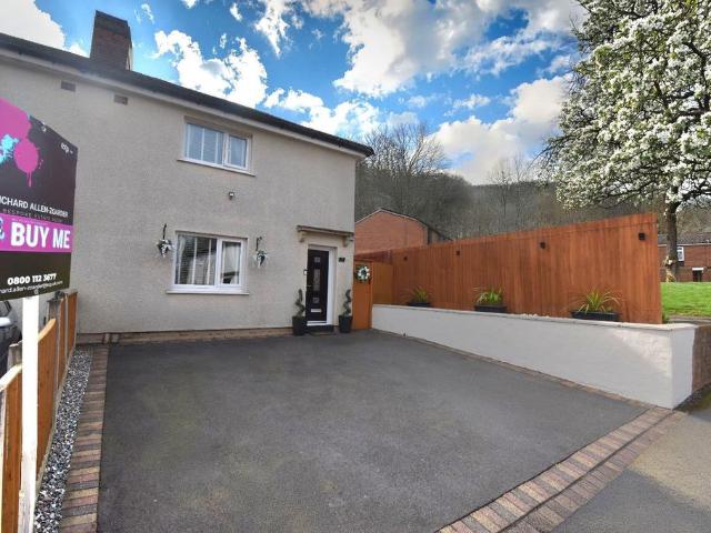 House for sale in Woodsetton, Coseley