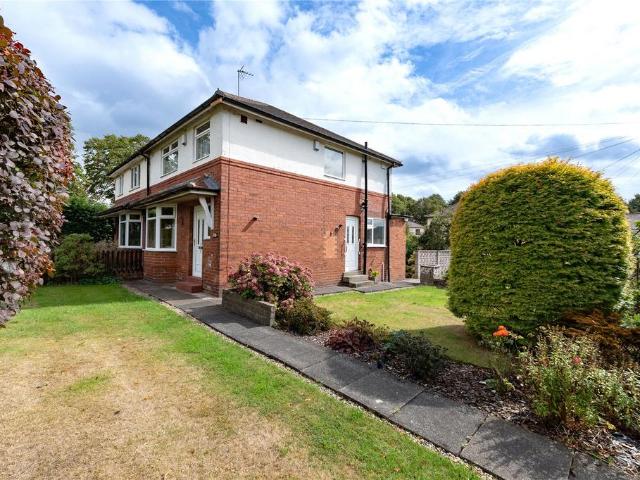 House for sale in Farsley, West Yorkshire