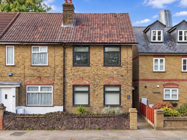House for sale in Millwall, Greater London