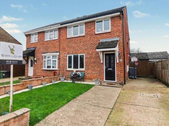 House for sale in Hedge End, Helford