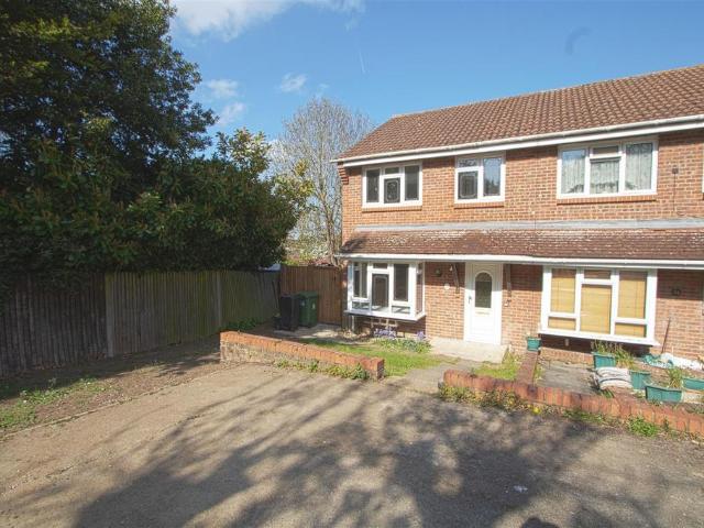 House for sale in Queens Park, Billericay