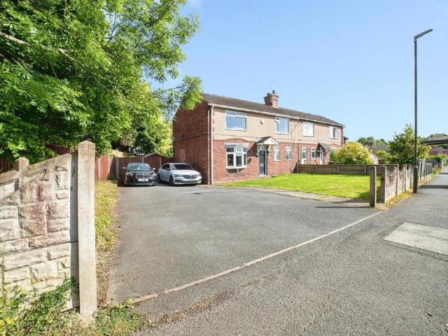 House for sale in Elmton, East Midlands