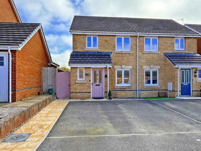 House for sale in Llanharan, Bryncae