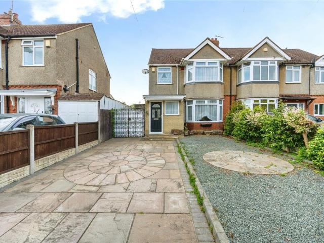 House for sale in Spring Park, Luton