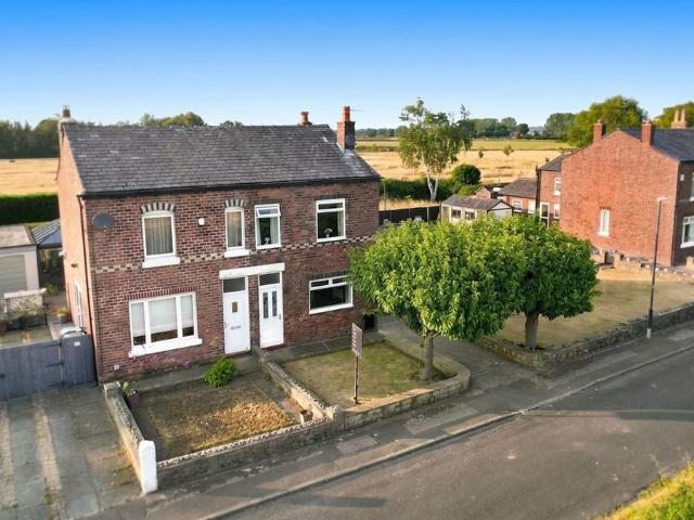 House for sale in Hoscar, Roby Mill