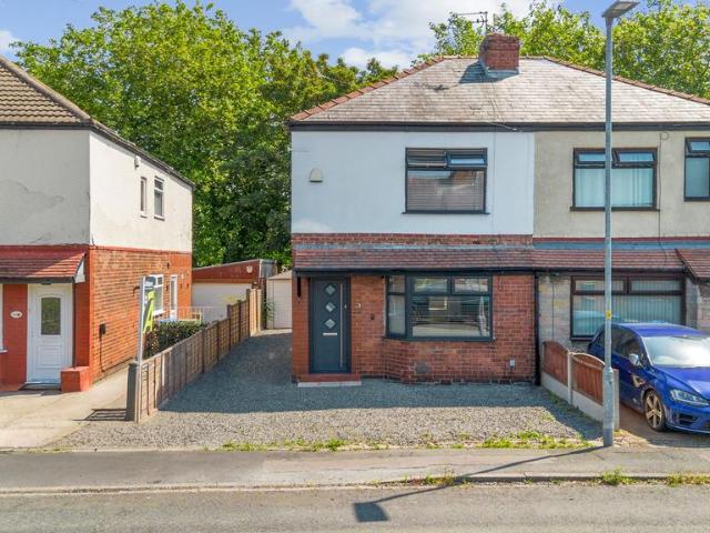 House for sale in Hood Manor, Warrington