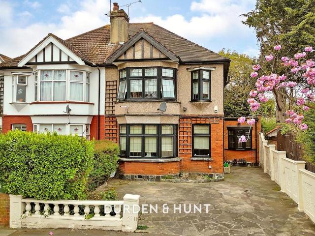 House for sale in Snaresbrook, Greater London