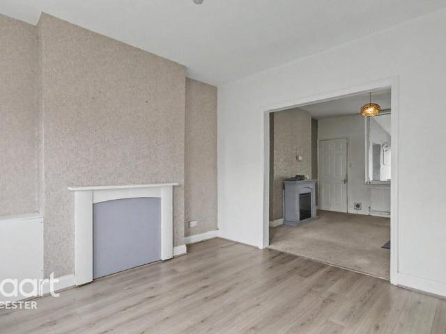 House for sale in Newfoundpool, Leicester