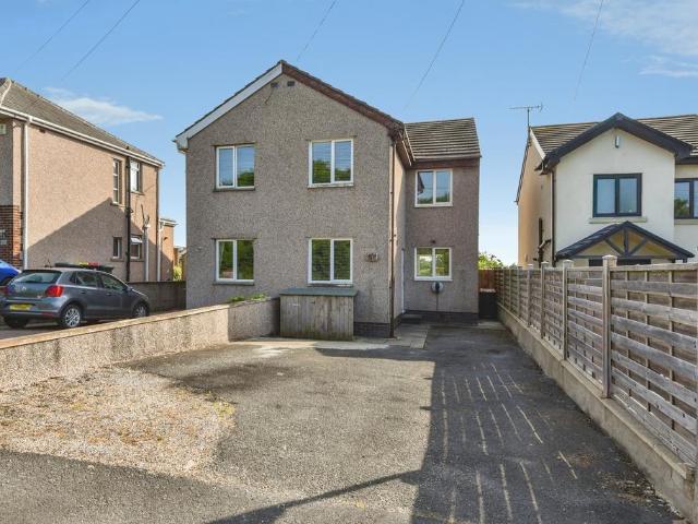 House for sale in Middleton, Bare