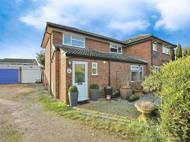 House for sale in Clover Hill, East Bank