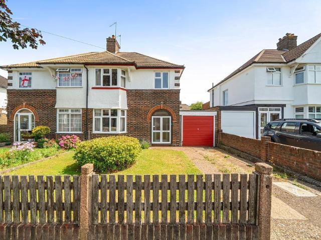 House for sale in London Borough of Croydon, Sanderstead