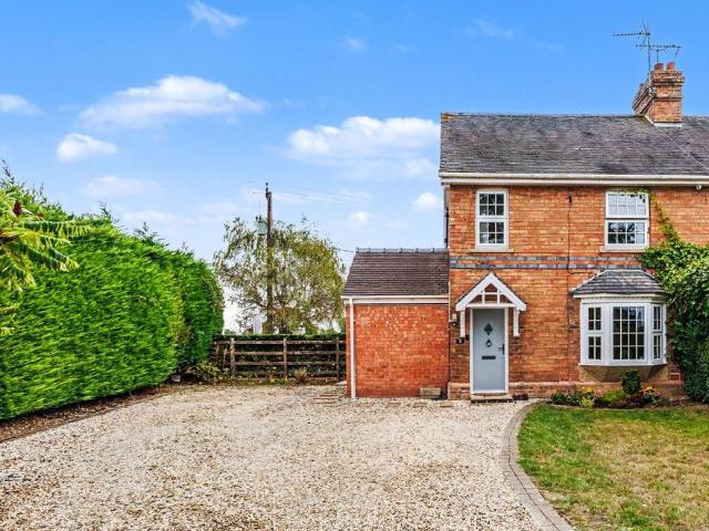 House for sale in Crookhill, Worcestershire