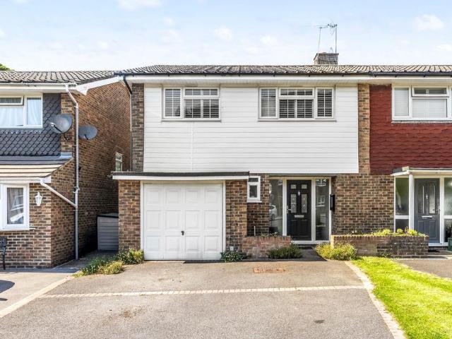House for sale in Roffey, Horsham