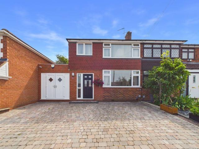 House for sale in Ettingshall Park, West Midlands