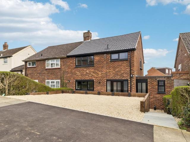 House for sale in Moneyhill, Batchworth