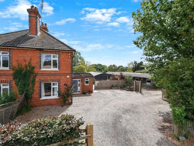 House for sale in Hillview, Surrey