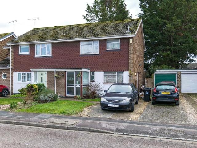 House for sale in Woodley