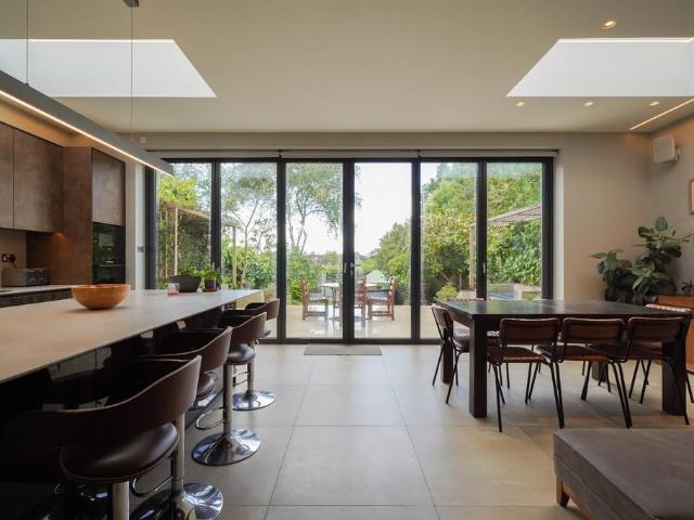 House for sale in Harlesden, Greater London