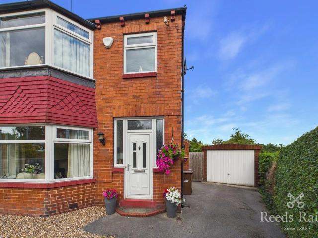 House for sale in Horbury, West Yorkshire
