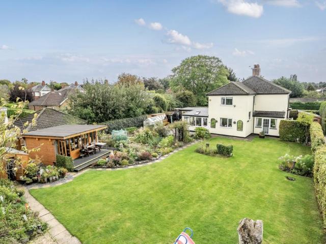 House for sale in Healing, North East Lincolnshire
