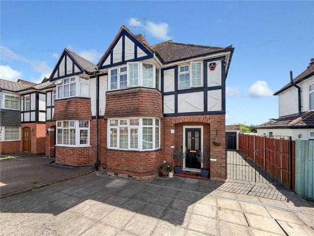 House for sale in Oadby, Leicestershire