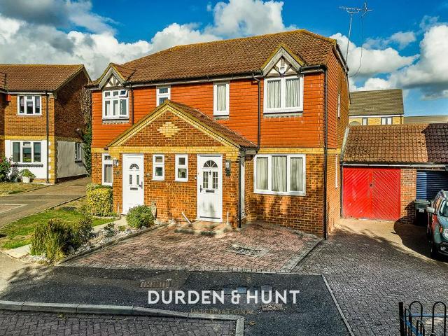 House for sale in Aveley, Essex
