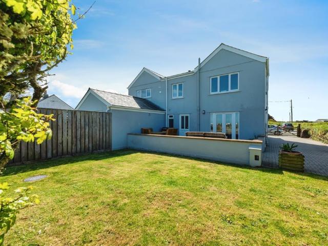 House for sale in Treyarnon, Cornwall