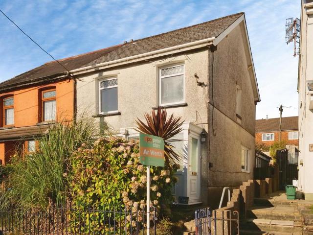 House for sale in Gilfach Goch, Hendreforgan