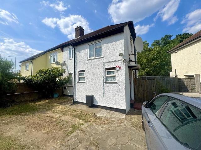 House for sale in London Borough of Croydon, Waddon