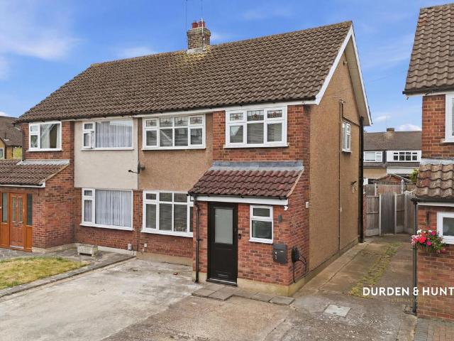 House for sale in Emerson Park, Greater London