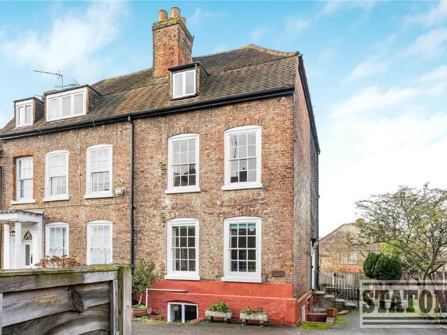 House for sale in Woodside Park, Greater London