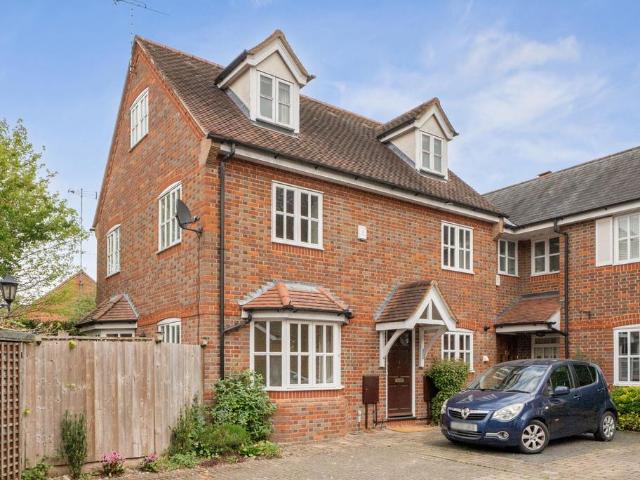 House for sale in Henley-on-Thames, Berrick Salome